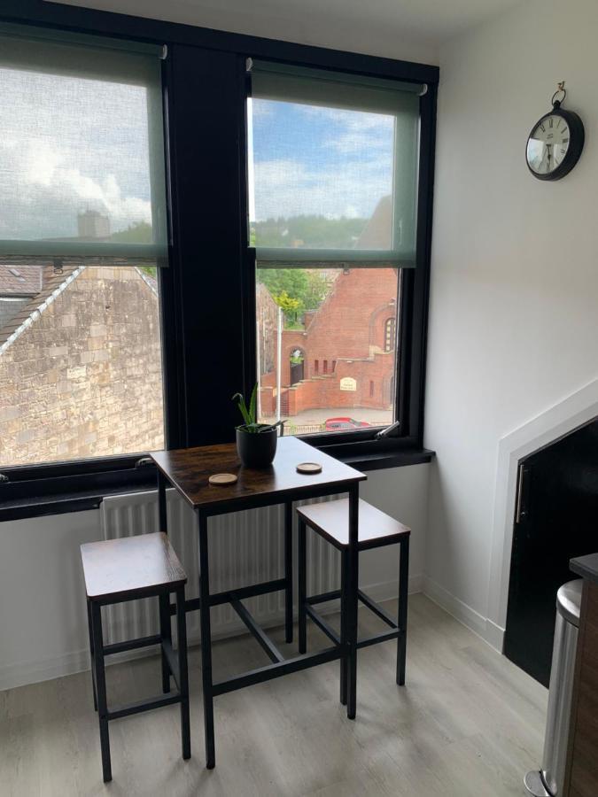 Lovely 2 Bedroom Apartment In Central Location Greenock Eksteriør bilde