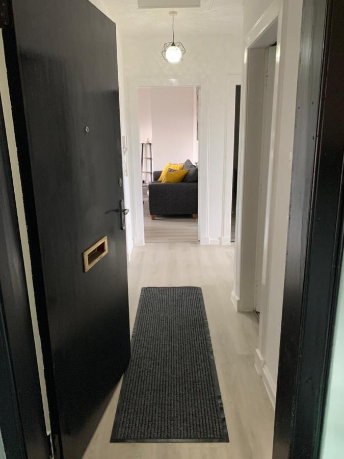 Lovely 2 Bedroom Apartment In Central Location Greenock Eksteriør bilde