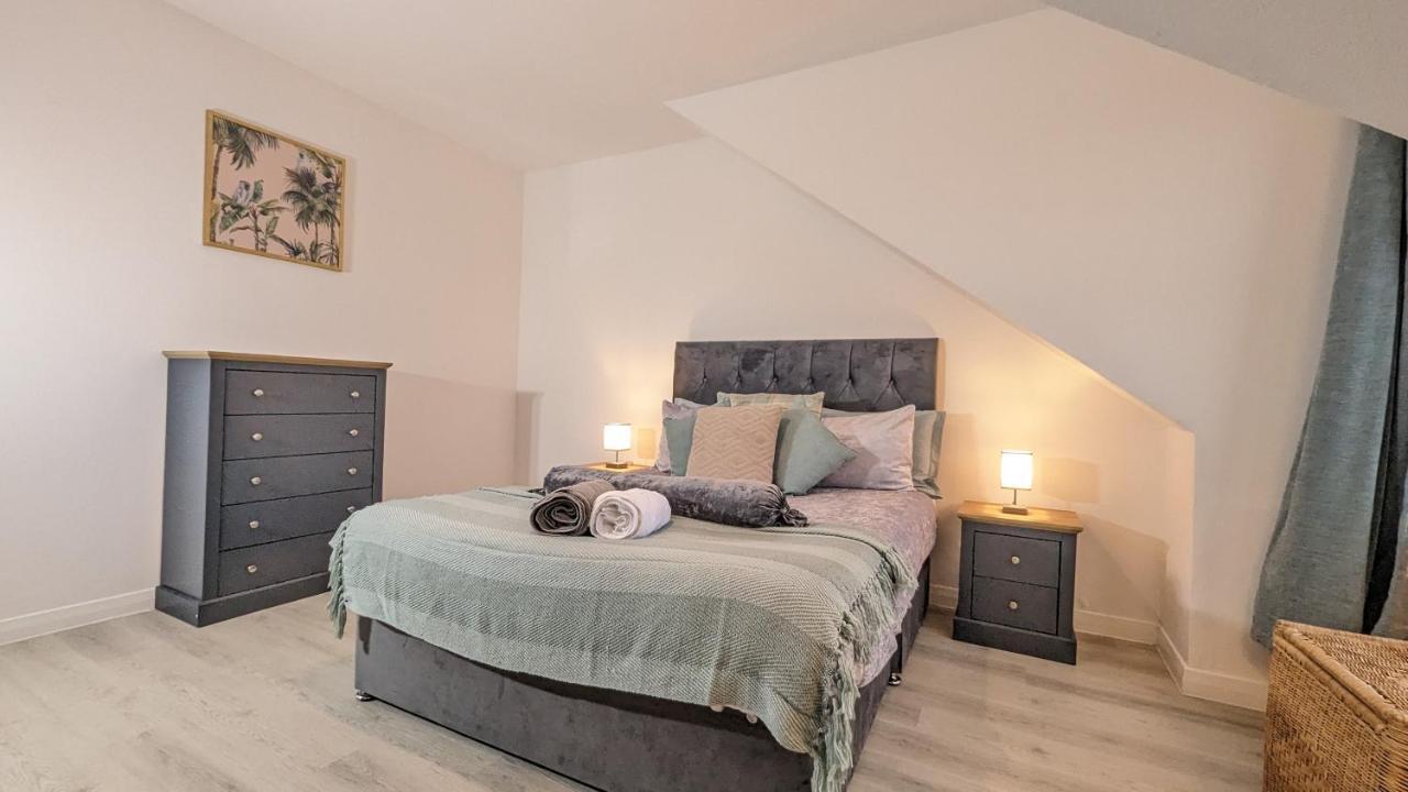Lovely 2 Bedroom Apartment In Central Location Greenock Eksteriør bilde