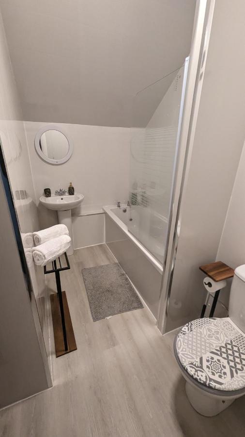 Lovely 2 Bedroom Apartment In Central Location Greenock Eksteriør bilde