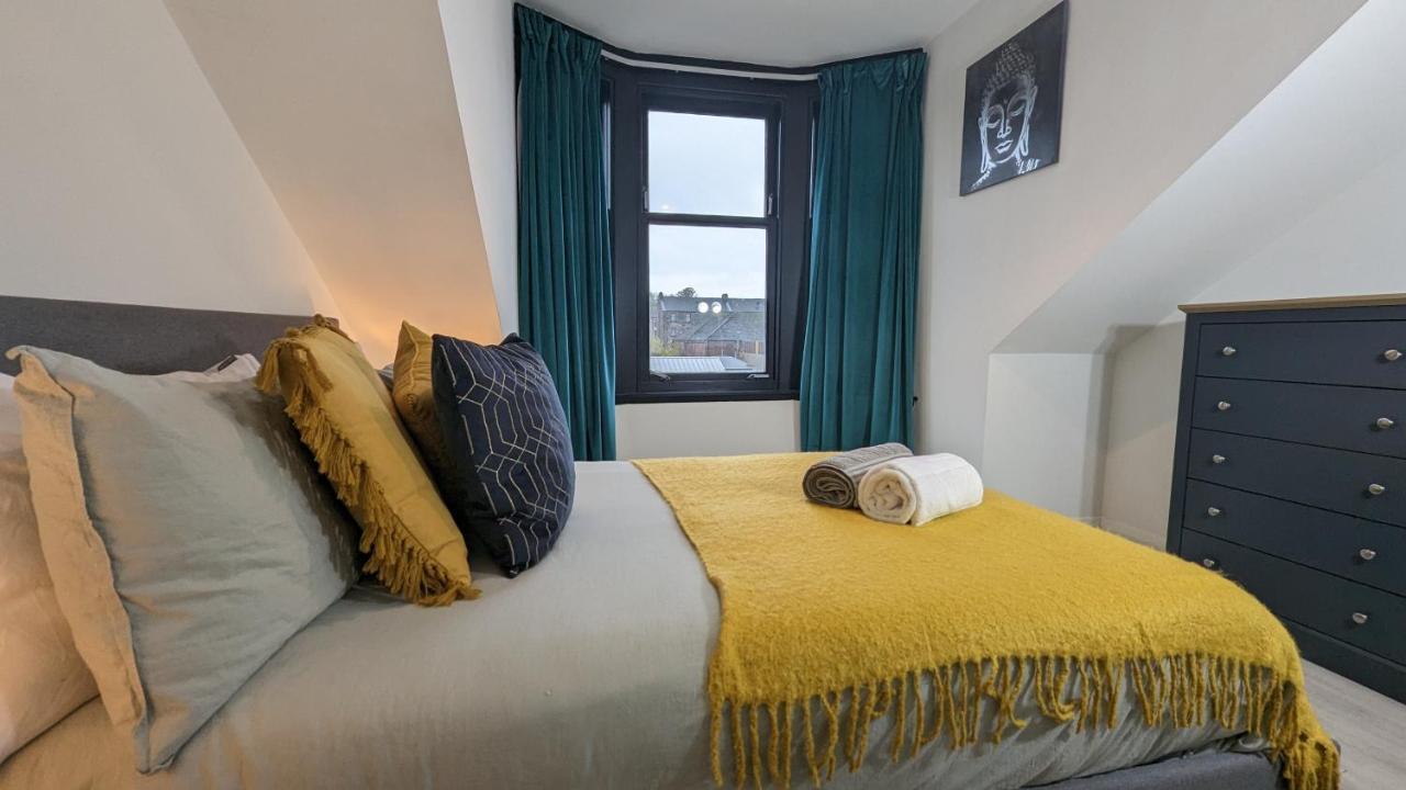 Lovely 2 Bedroom Apartment In Central Location Greenock Eksteriør bilde